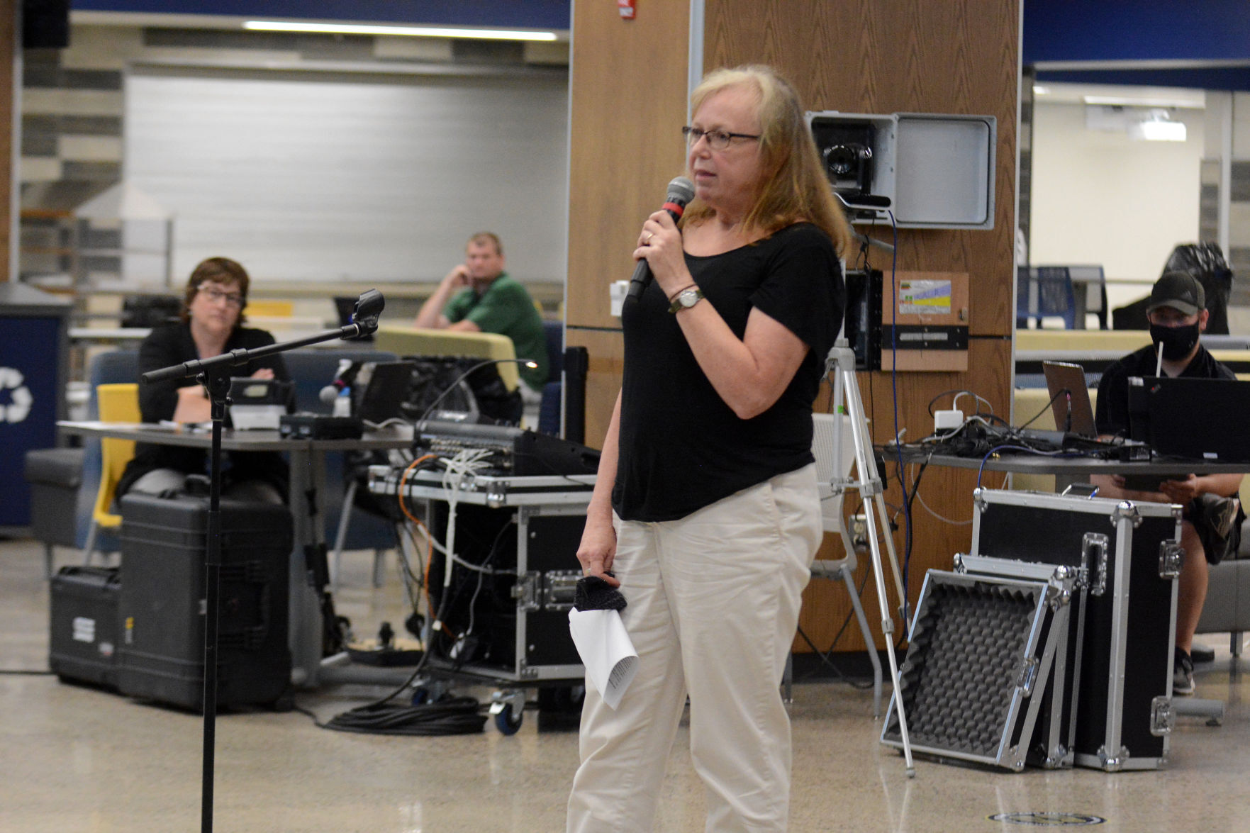 Baraboo schools mask debate